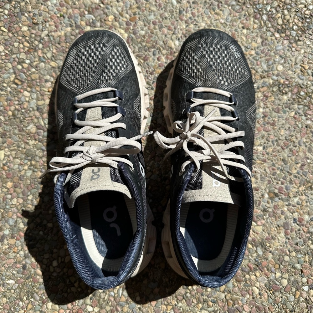 Navy On Helion Sneakers 7.5